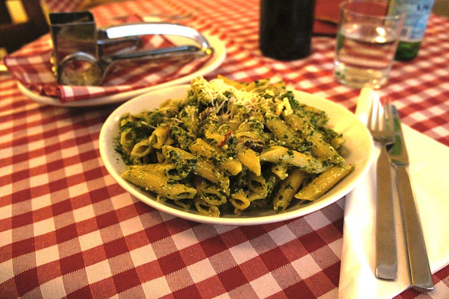 Osteria La Norma - Penne con Pesto Siciliano (c) Stern&Kringel