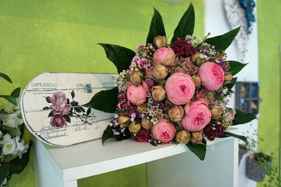 Hirsch trifft Blume - Blumenstrauß (c) Stern&Kringel