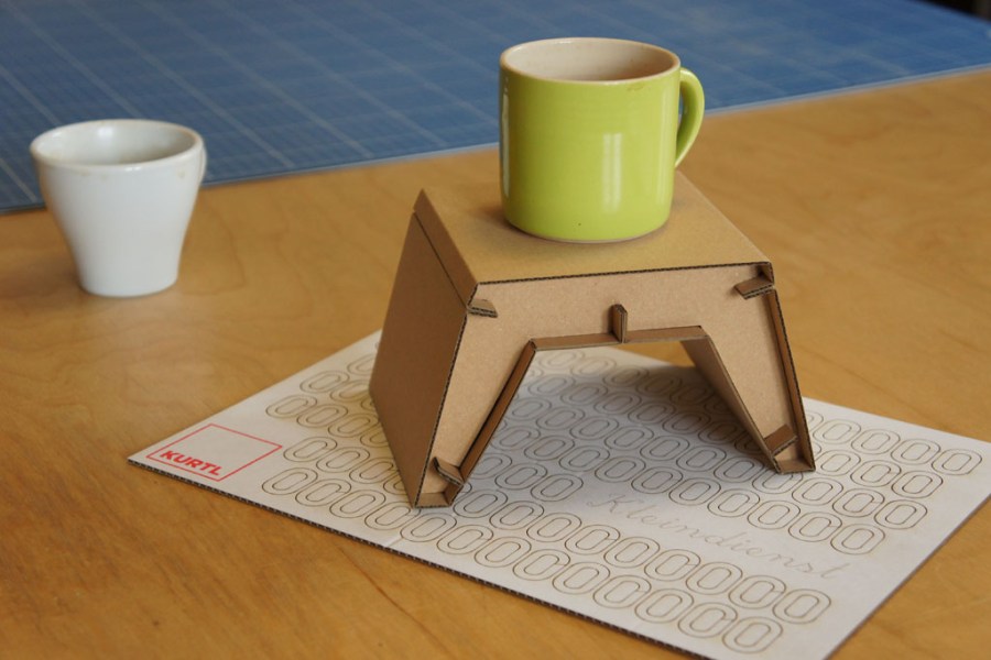 Kurtl Kartonmöbel - Modell Couchtisch (c) Stern&Kringel